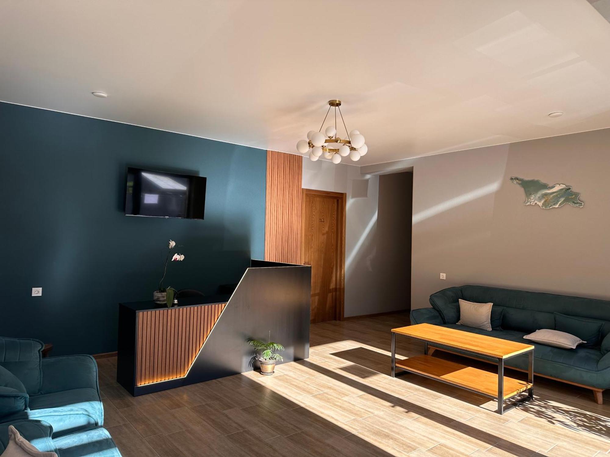 Hotel Mountime Kazbegi Bagian luar foto