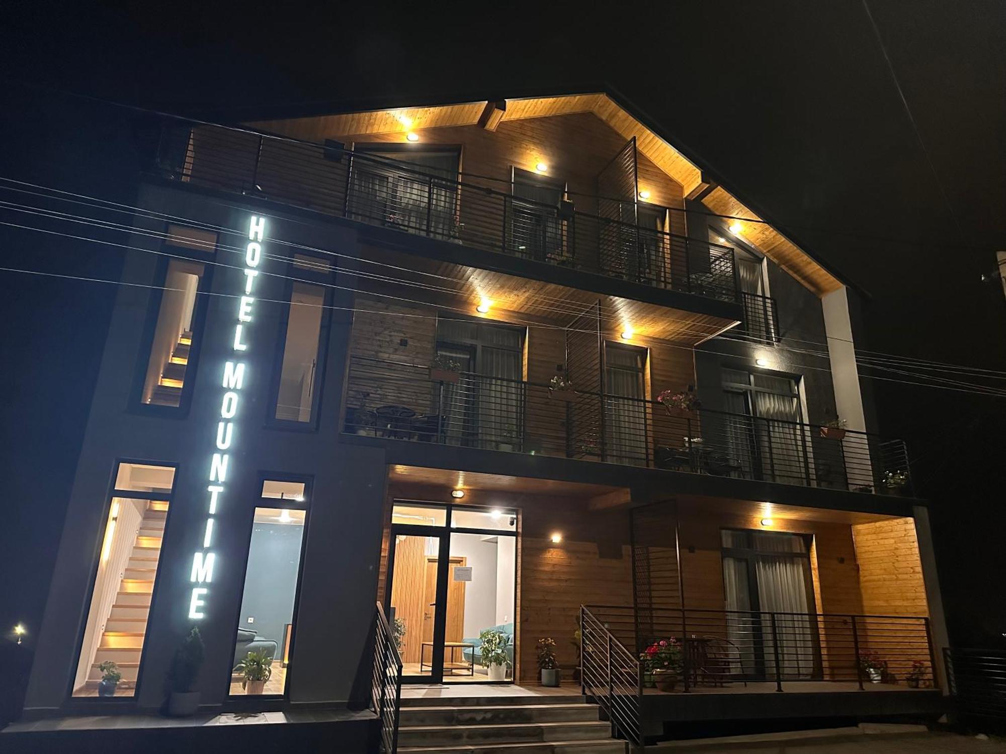 Hotel Mountime Kazbegi Bagian luar foto